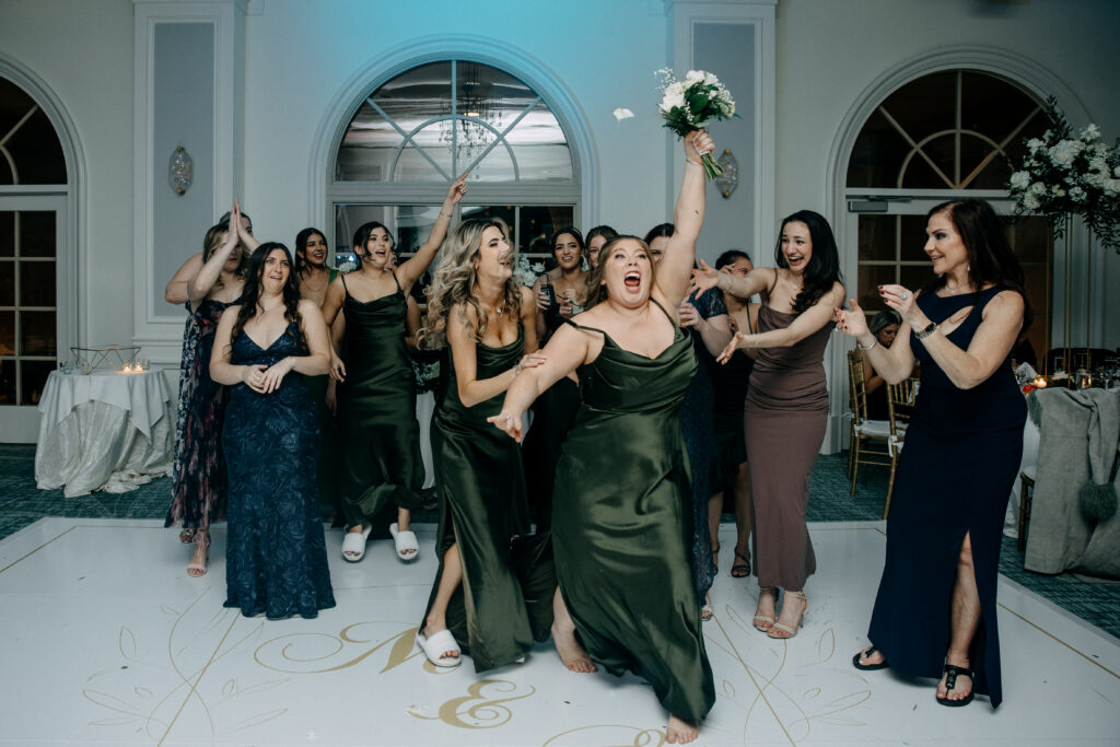 the ritz carlton sarasota wedding
flower bouquet toss